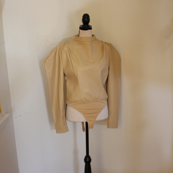 INC CULPOS, Faux Leather Exaggerated sleeve Bodysuit - Picture 3 of 13